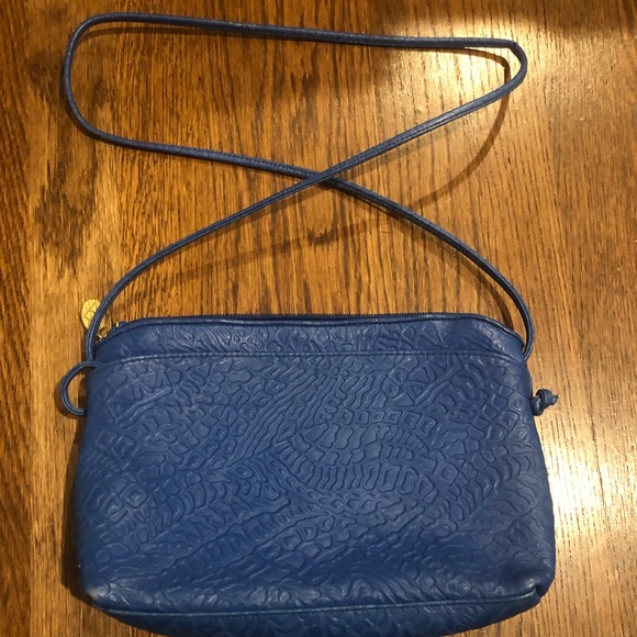 Liz Claiborne Handbags - Liz Claiborne Crossbody